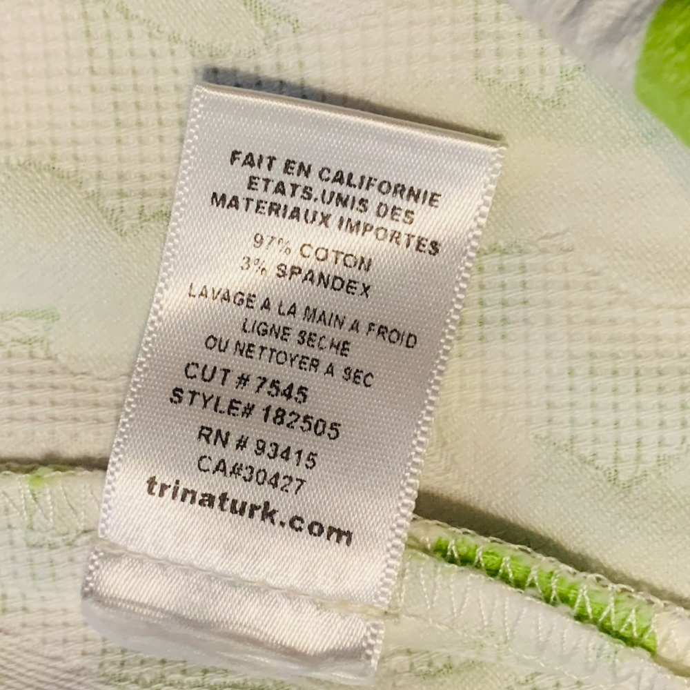 Trina Turk Women’s Green & White Geometric Corbin 2 Shorts. Size 2 - Picture 14 of 15